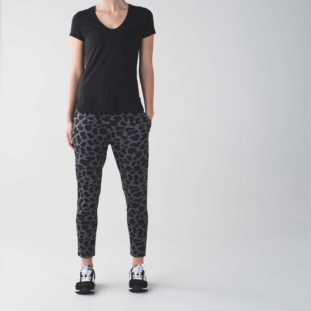 Lululemon Rare Jet Crop Slim Cherry Cheetah